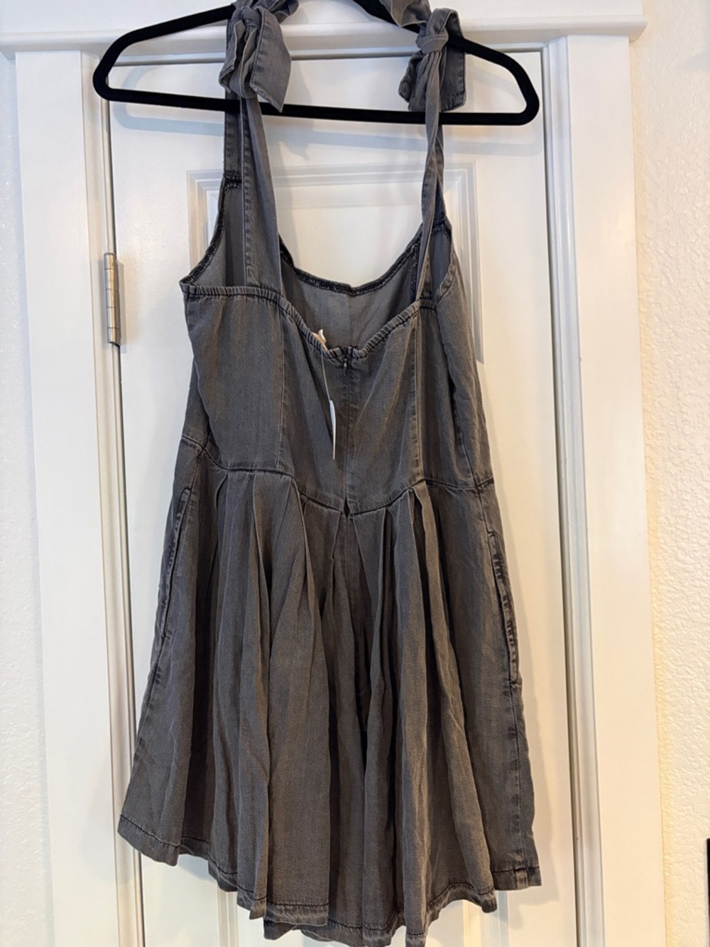 Sleeveless Tie-Shoulder Grey Mini Dress - Picture 3 of 4